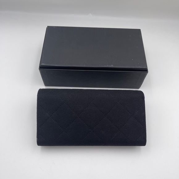 CHANEL Black Glasses Sunglasses Soft Case and box Quilted Fabric Gold CC Logo - Picture 8 of 12
